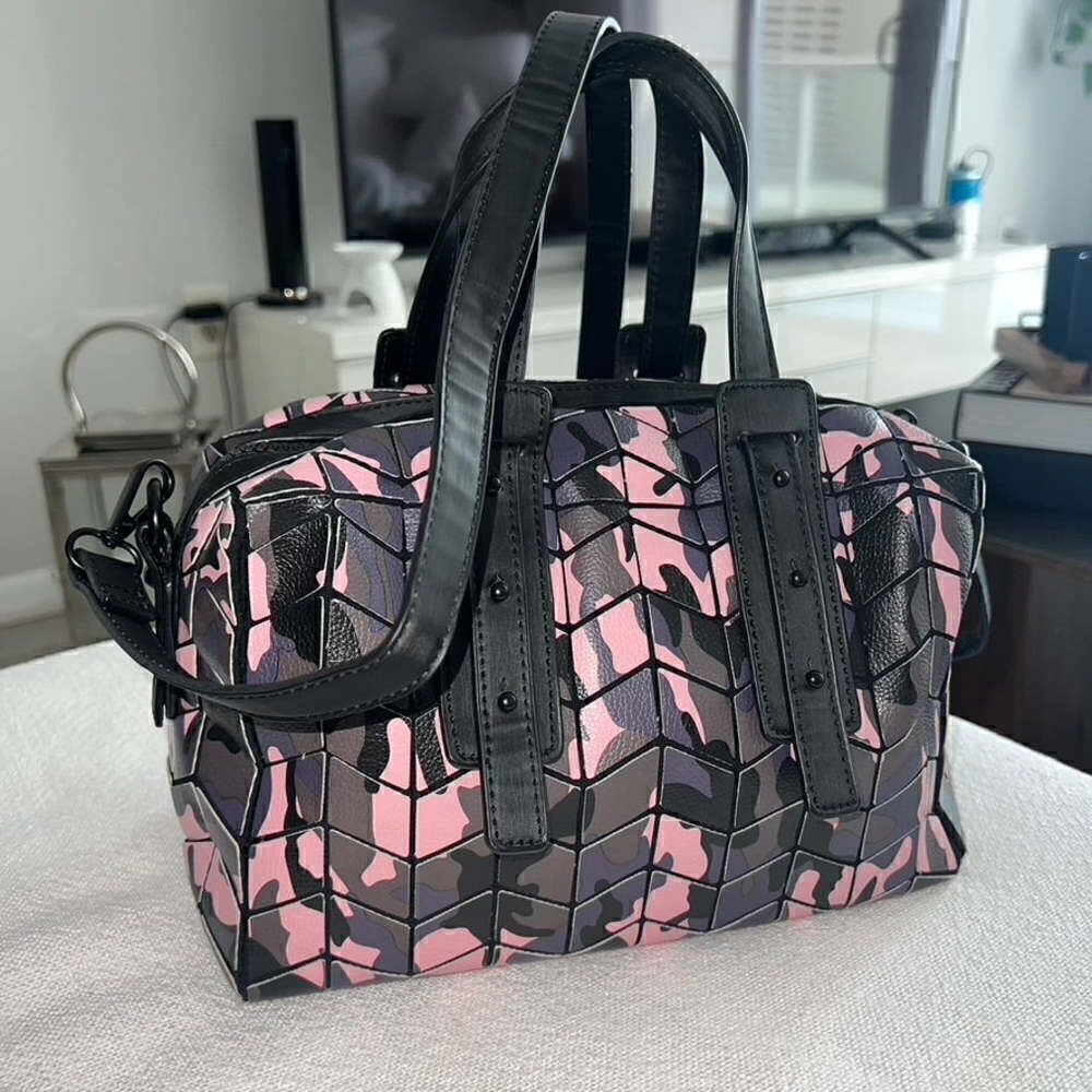 PATRICIA LUCA Milano Geo Shaped Pink Camo Hand Bag Shoulder Strap